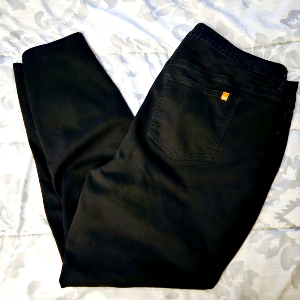 Avenue Denim Woven Jean Black